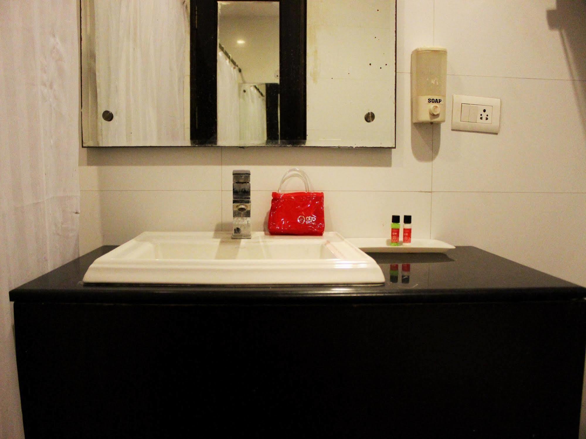 Hotel Siam International Dillí Exteriér fotografie